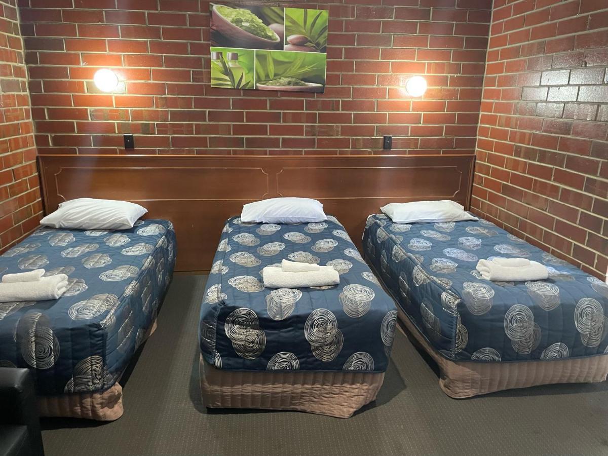 Pavlos Motel Ingle Farm Kültér fotó