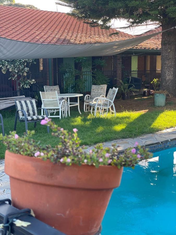 Pavlos Motel Ingle Farm Kültér fotó