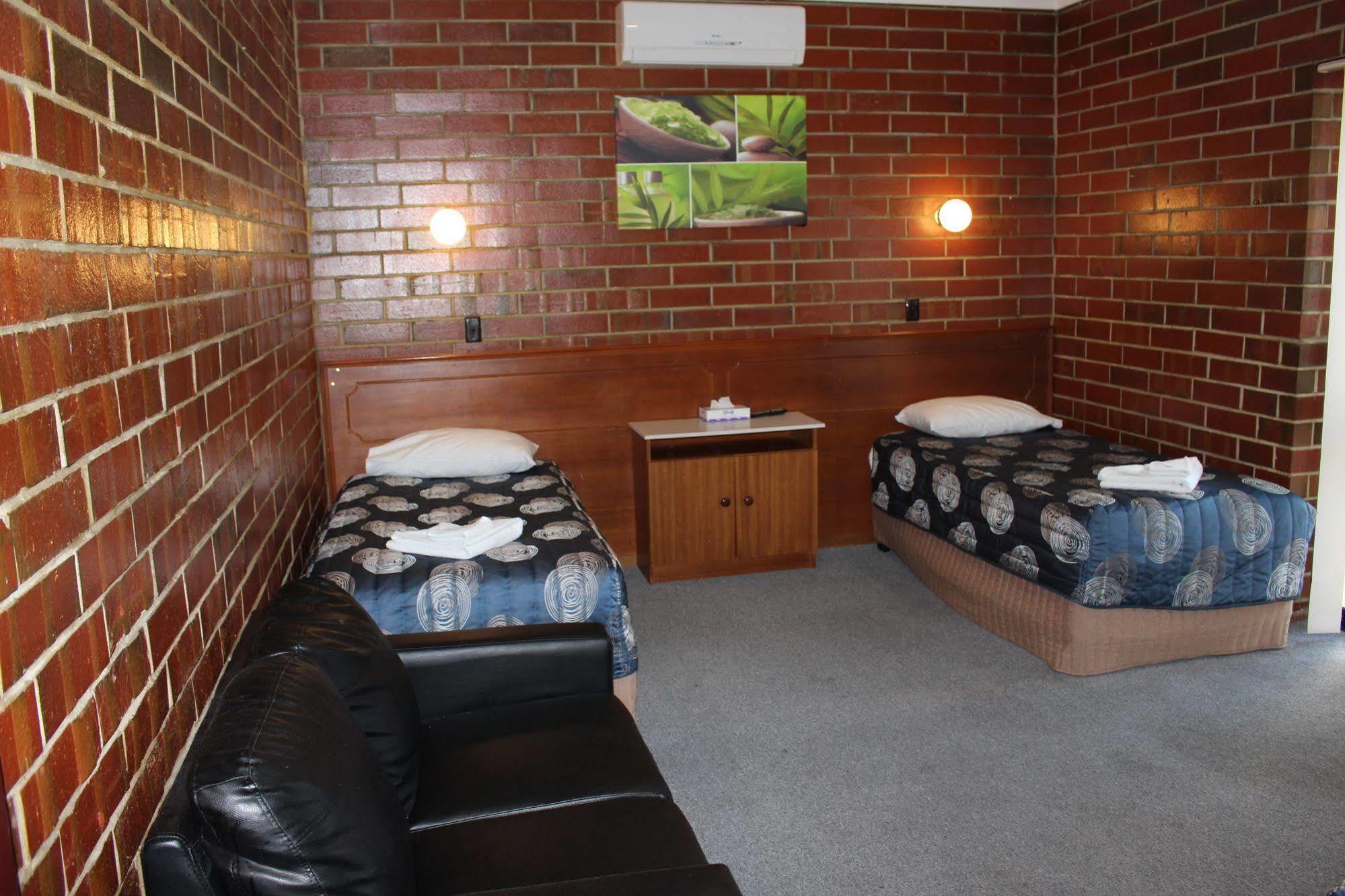 Pavlos Motel Ingle Farm Kültér fotó